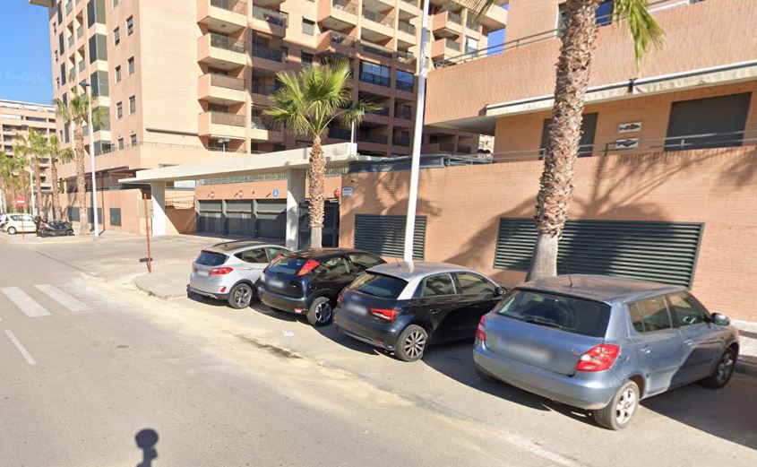 Plaza de Garaje 13 en Pl. Semisotano con fachada principal al Bulevar de Serra d´Espada,3 en Conjunto Inmobiliario "VERA MAR FASE 1" en Alboraya (Valencia)