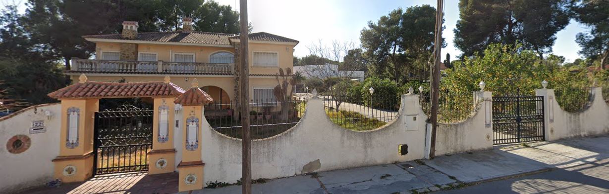 LOTE 1 de Vivienda y Parcela Urbana de Terreno Solar en La Cañada situada en Termino de Paterna (Valencia)