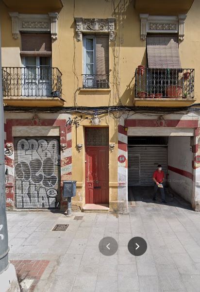 LOTE 3 : 2 Viviendas en Calle Actor Mora,16 Planta 1ª Puertas 1 y 2 en Valencia y 1/3 indiviso Local en Calle Actor Mora,18 en Valencia