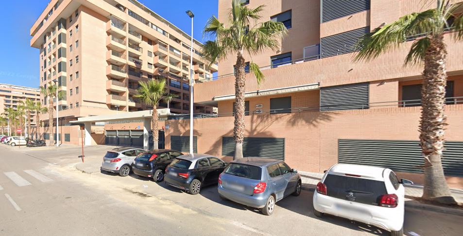 Plaza de Garaje 13 en Pl. Semisotano con fachada principal al Bulevar de Serra d´Espada,3 en Conjunto Inmobiliario "VERA MAR FASE 1" en Alboraya (Valencia)