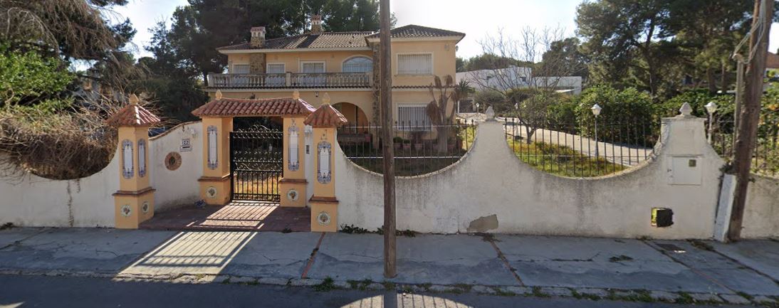 LOTE 1 de Vivienda y Parcela Urbana de Terreno Solar en La Cañada situada en Termino de Paterna (Valencia)